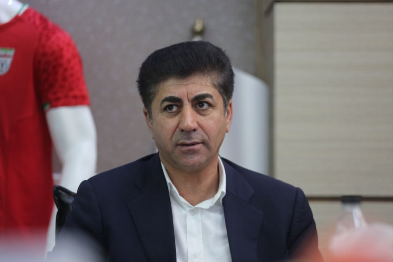 مدیر جنجالی فدراسیون شایعه برکناری را کنار زد