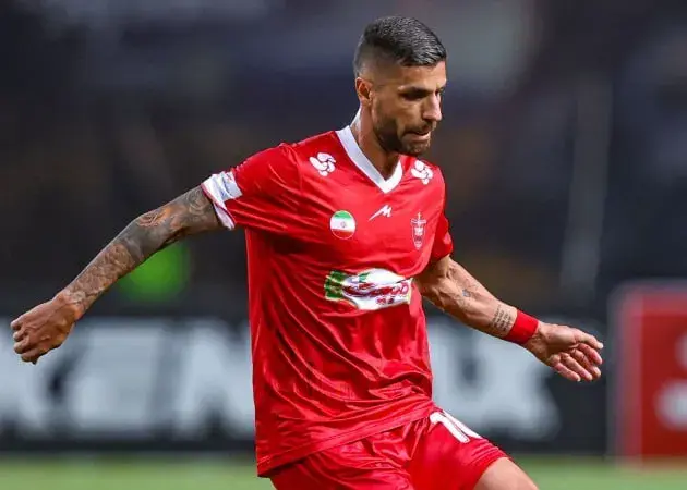 تصویر خبر: هافبک پیشین پرسپولیس سوار قطار فولاد خوزستان شد