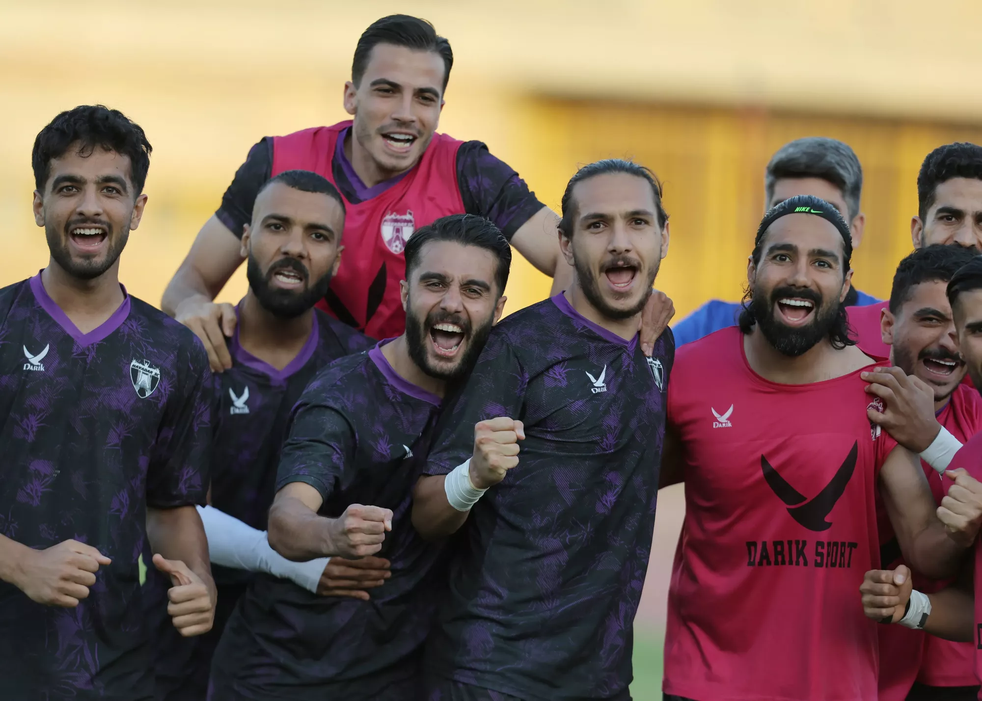 لیگ یک: جام قهرمانی در خطر سقوط