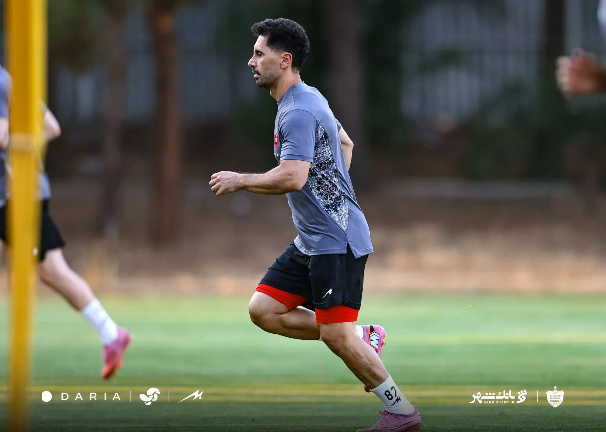 کاپیتان پرسپولیس خواهان ماندن اوسمار شد