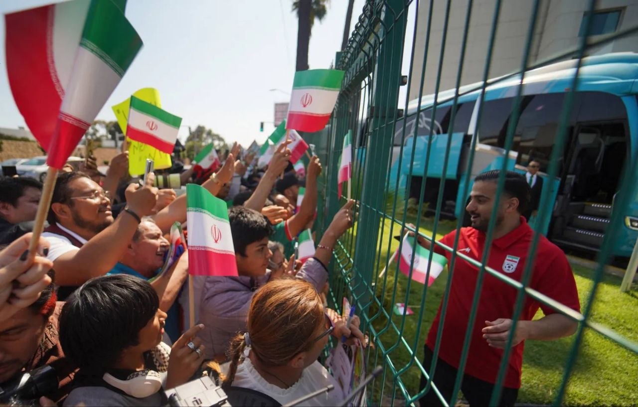 تیم ملی فوتبال ایران در آمریکا فرود آمد