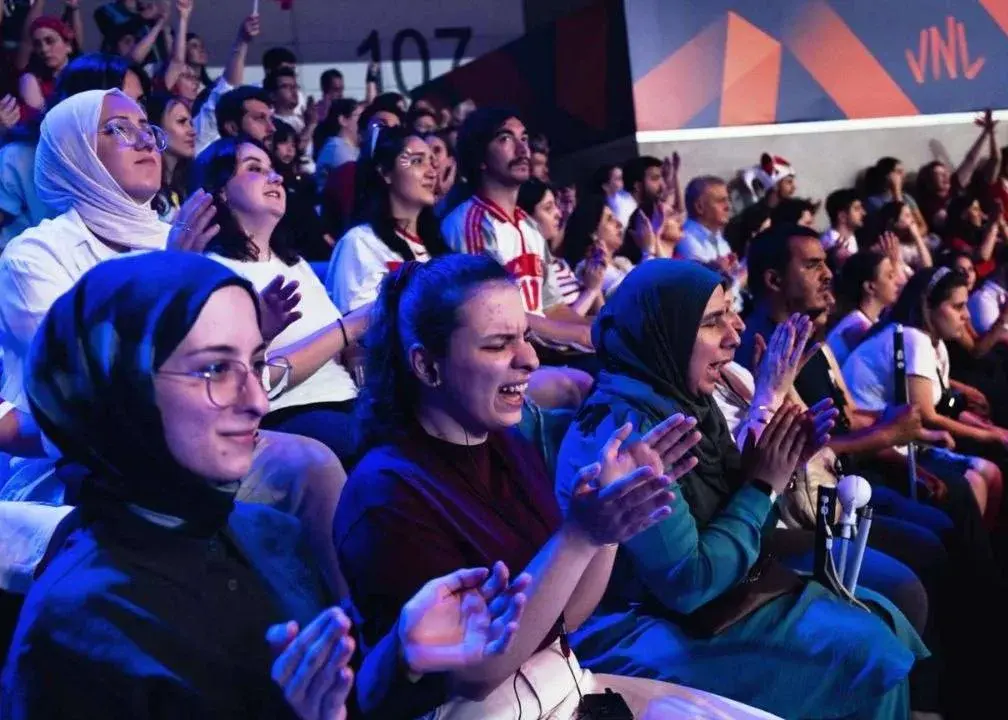 والیویس، نابینایان را به دل هیجان لیگ ملتها برد