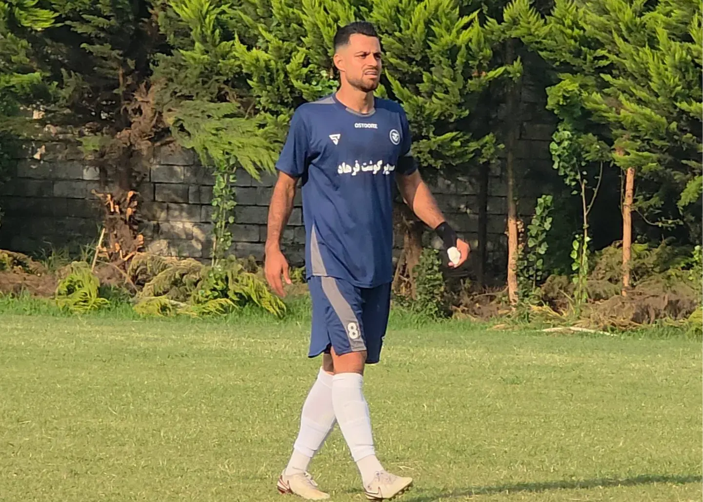 تصویر خبر: ستاره جنجالی پرسپولیس در مازندران حاضر شد (عکس)