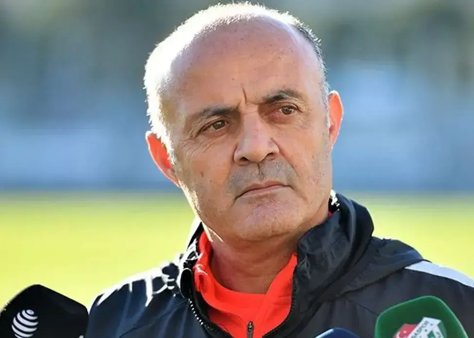تصویر خبر: مربی خارجی استقلال از سفر مرخصی خود منصرف شد!