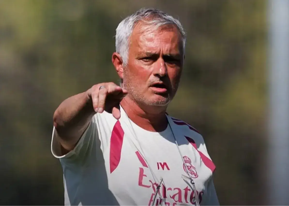 تصویر خبر: مورینیو، ستاره‌ای که در غیاب ۱۴ بازیکن، هدایت رئال مادرید را بر عهده گرفت!