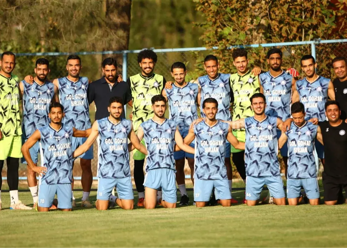 تصویر خبر: بازیکنان پرسپولیس با دسته گل به گل‌گهر رفتند!