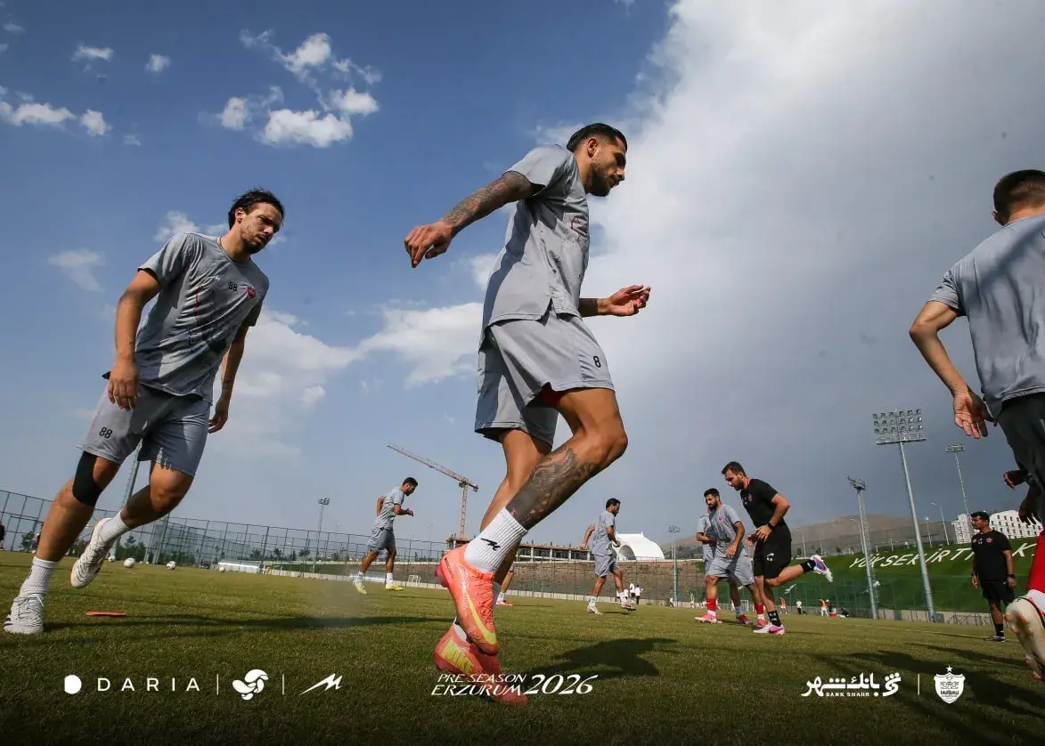 تصویر خبر: عکس: دو ستاره روی نیمکت تیمی قدرتمند پرسپولیس