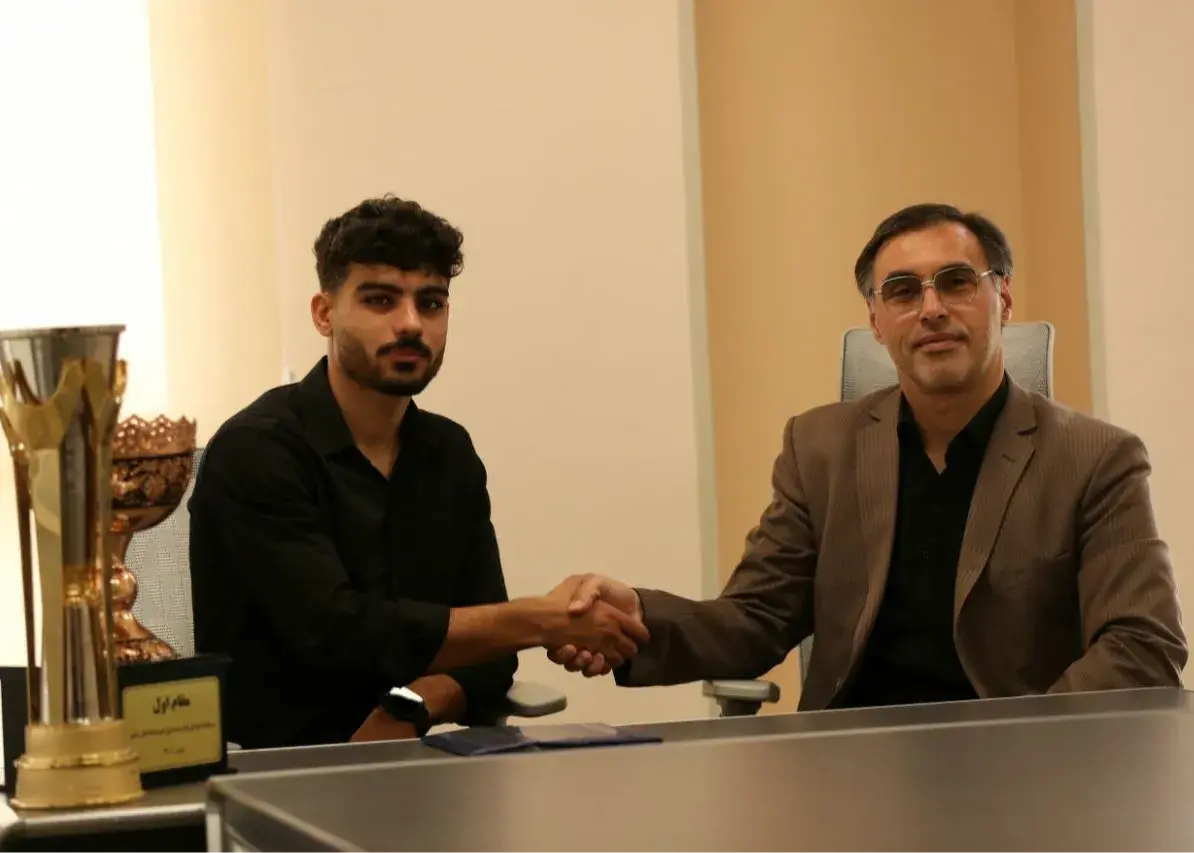 مدافع پیشین تیم پرسپولیس، به تازه‌گی به شمس‌آزر پیوسته است