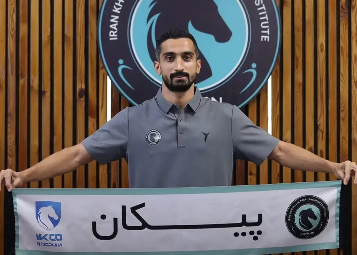 غلامی کاپیتان پیکان قراردادش را تمدید کرد