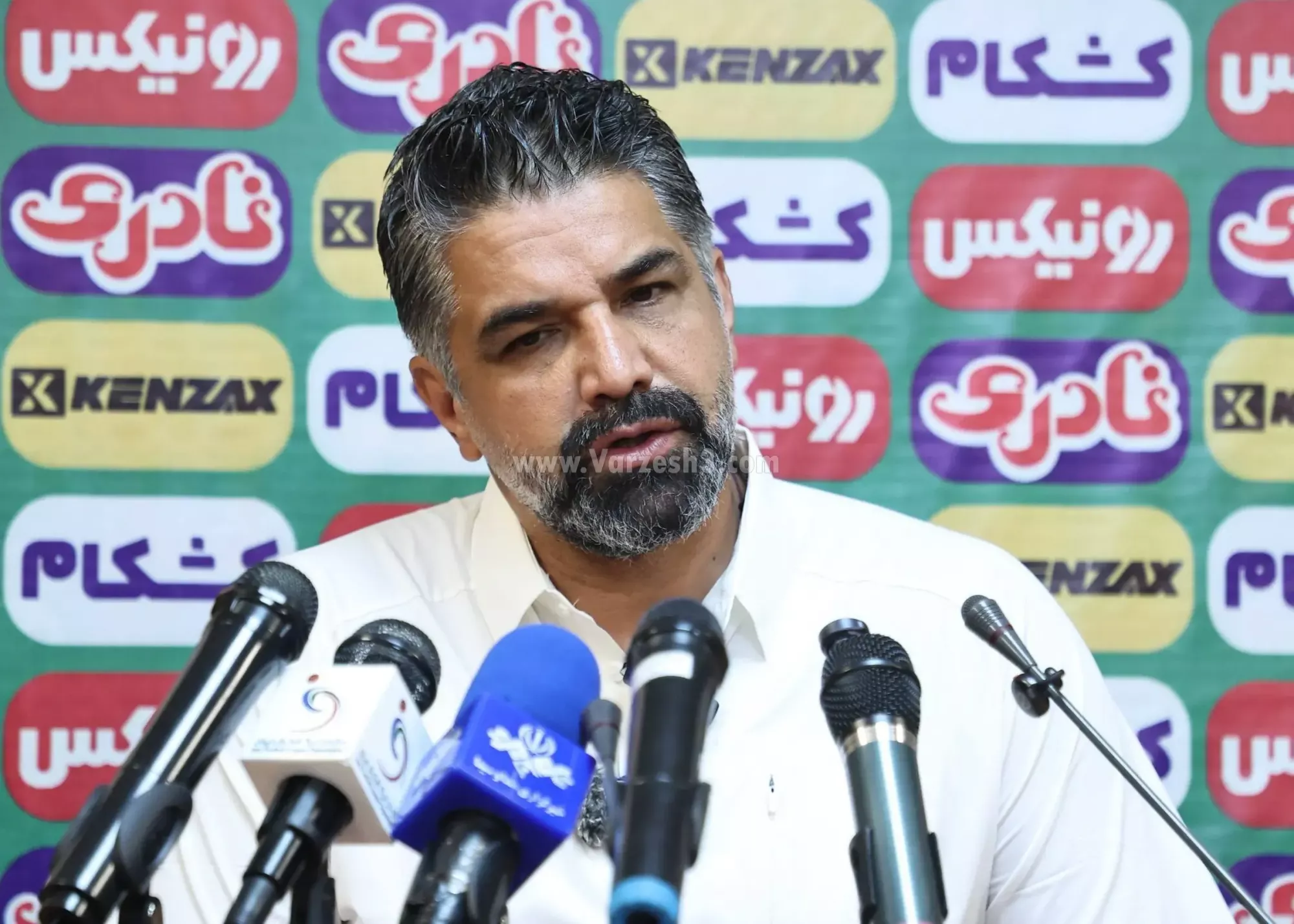 گفتگوی سرمربی آلومینیوم اراک با رسانه‌ها پیش از آغاز فازه جدید