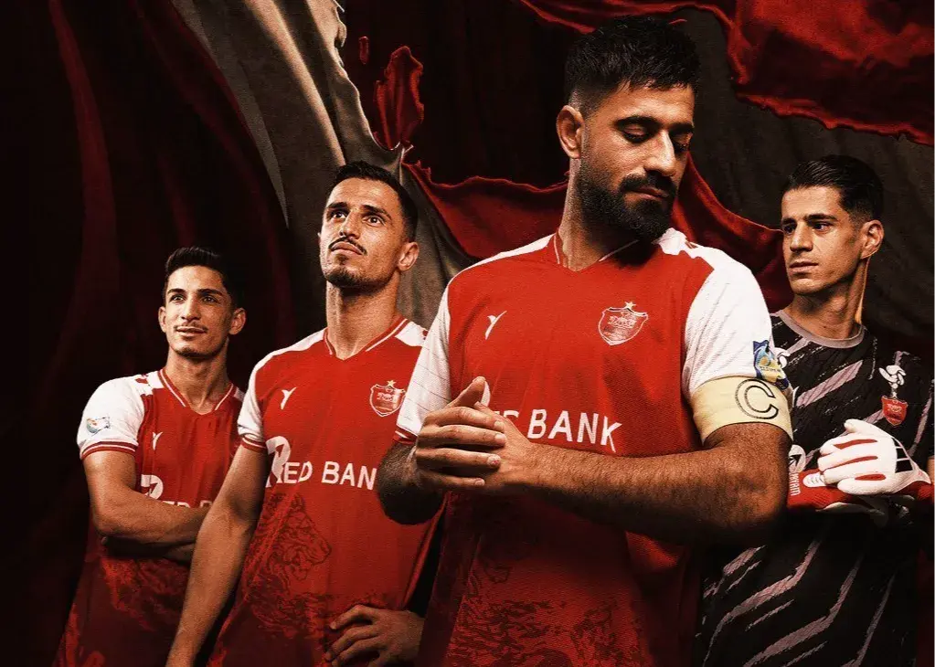 پیراهن جدید پرسپولیس با طرح شیر و خلیج فارس رونمایی شد!