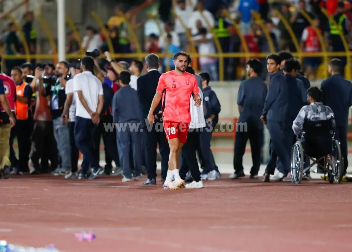 مشهورترین تماشاگر خارجی پیروزی پرسپولیس! (عکس)