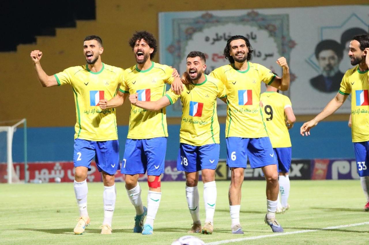 وضعیت نامشخص نیمکت لرزان لیگ برتر