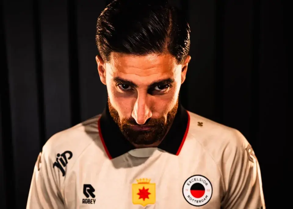 جهانبخش مقابل پی‌اس‌وی رونمایی شد
