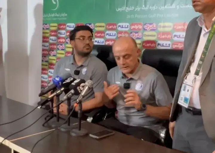 ممنوعیت نشست مربیان آبی‌پوش در قائمشهر