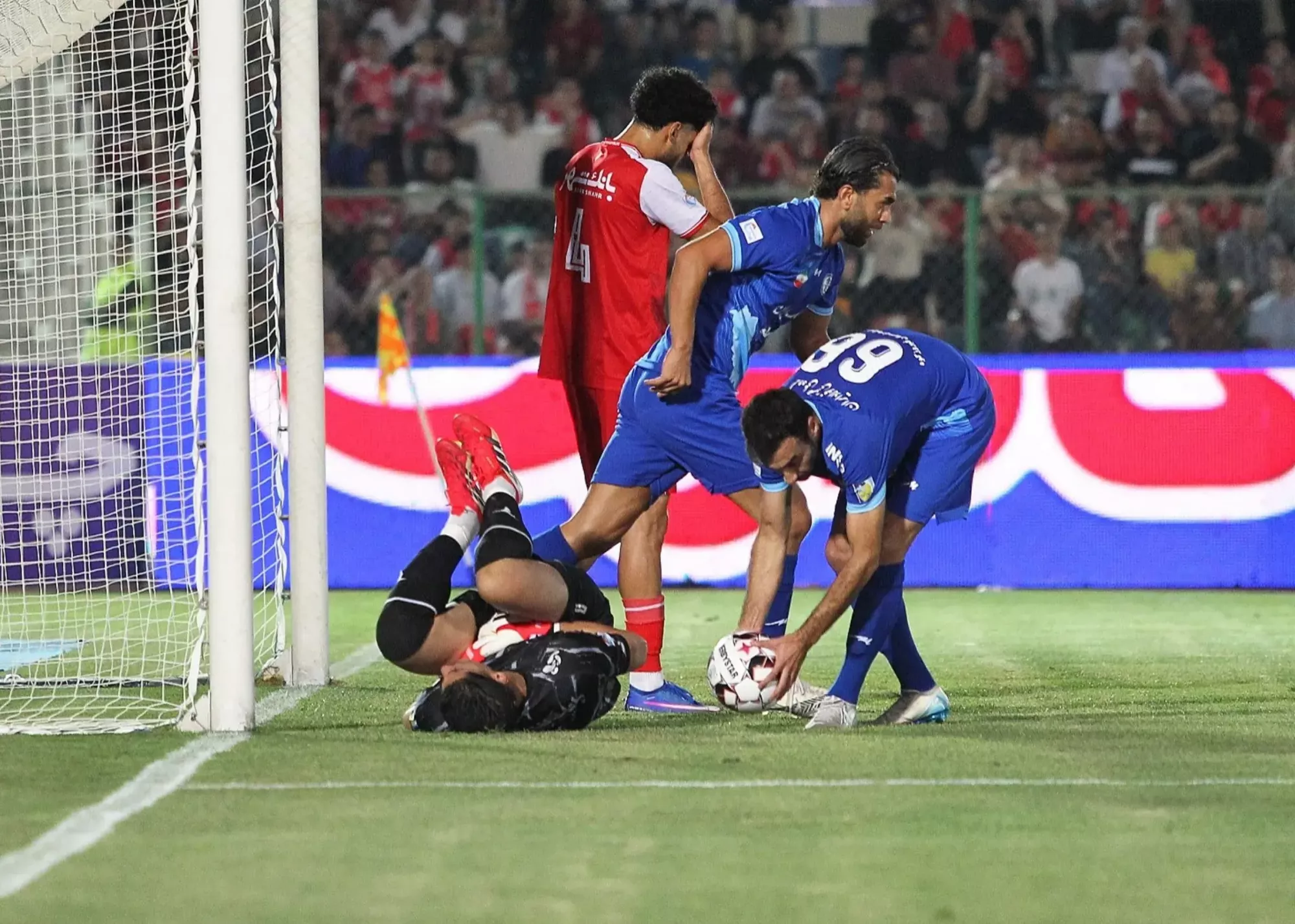 تصویر خبر: عکسی که صحت اولین گل خورده پرسپولیس را تأیید کرد