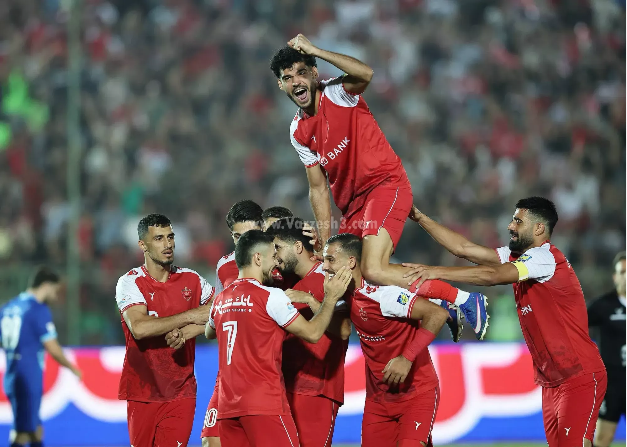 تصویر خبر: پرسپولیس با پیروزی بر استقلال خوزستان به صدر جدول رسید