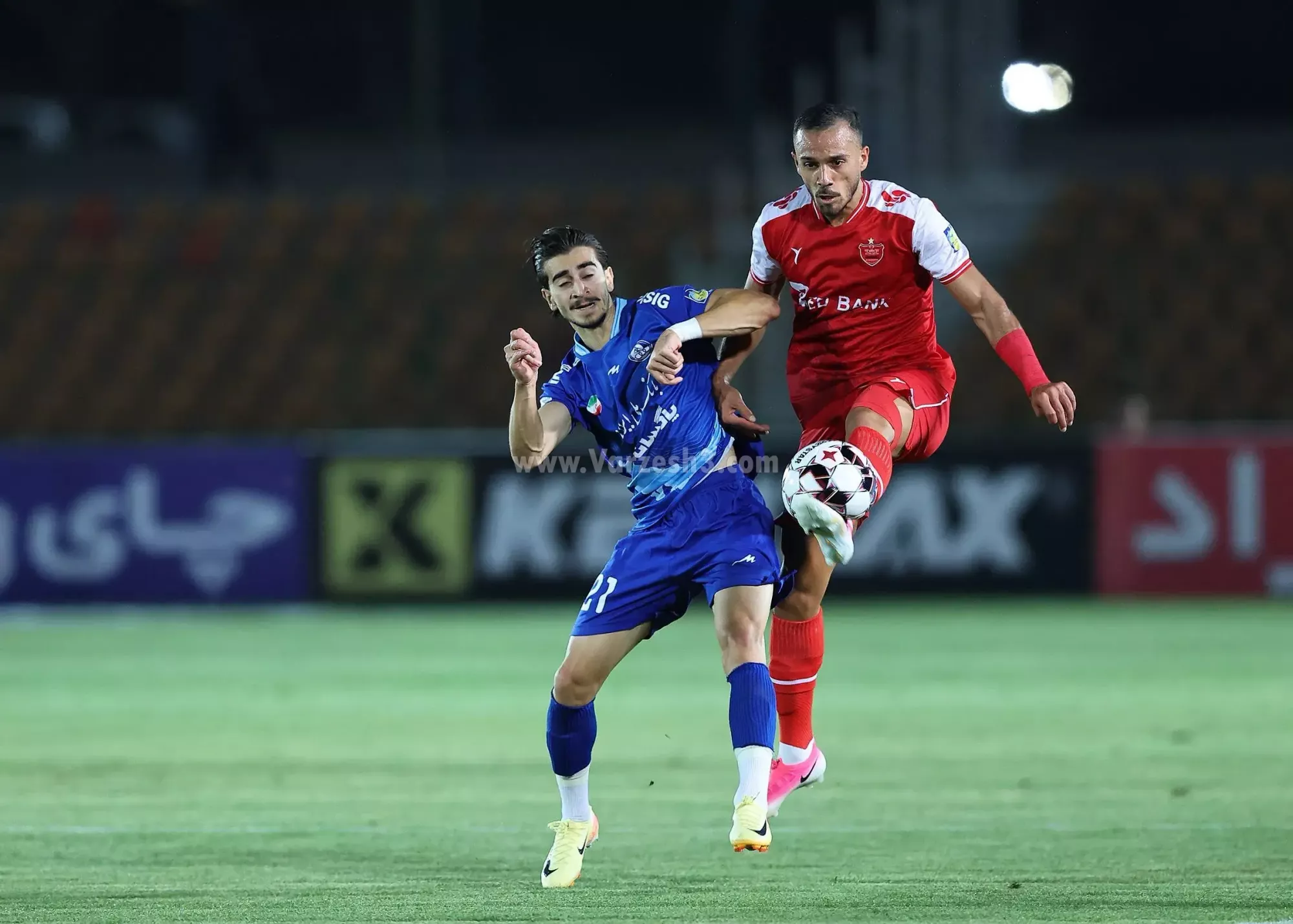 مدافع پرسپولیس برای دربی در ابهام!