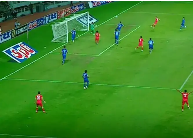 تصویر خبر: بی‌رحمی با پرسپولیس و مهربانی با استقلال! (تصاویر)