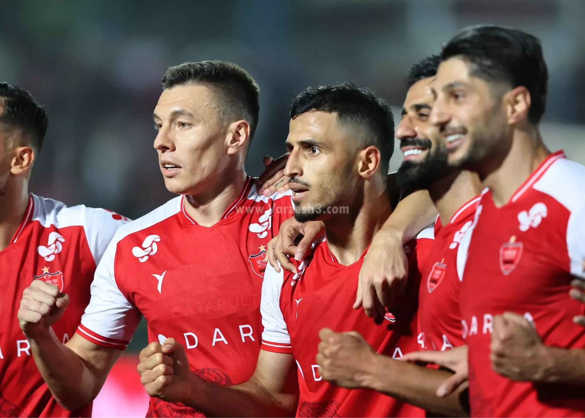 تصویر خبر: پرسپولیس با سه گل بر ملوان غلبه کرد و به منطقه امن بازگشت