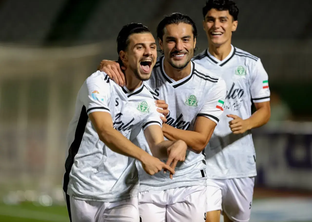 پیوز مثل خرگوش فرار کرد و گلزنی کرد!