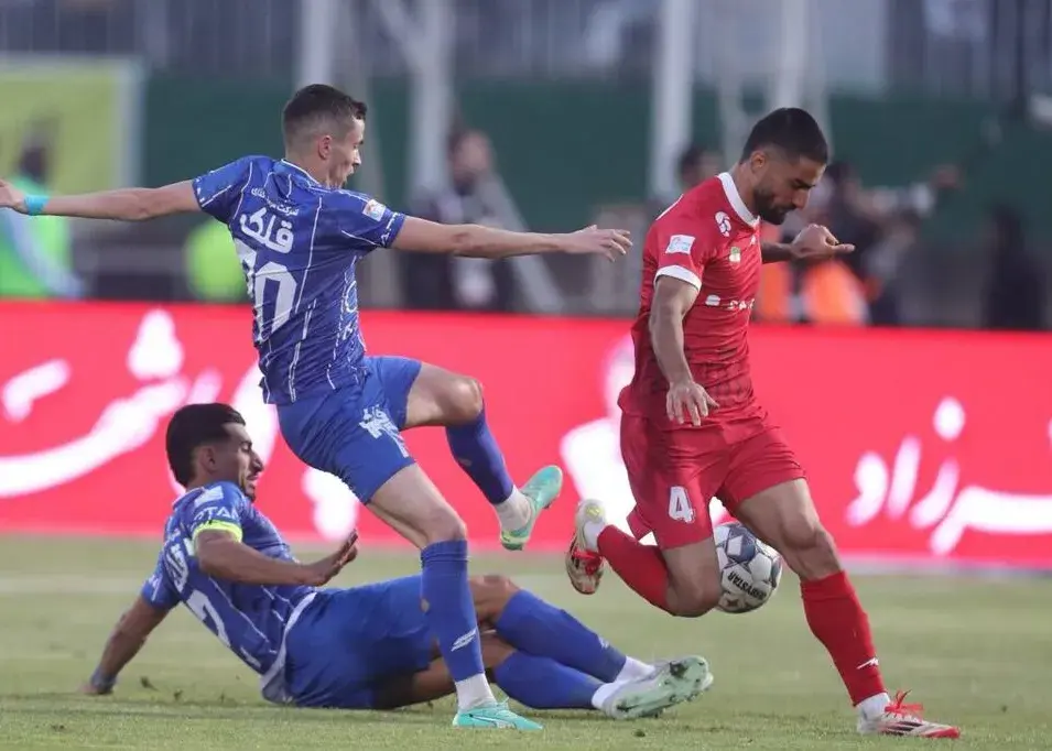 فاصله ۲۵ کیلومتری میان اردوی استقلال و پرسپولیس در اصفهان!