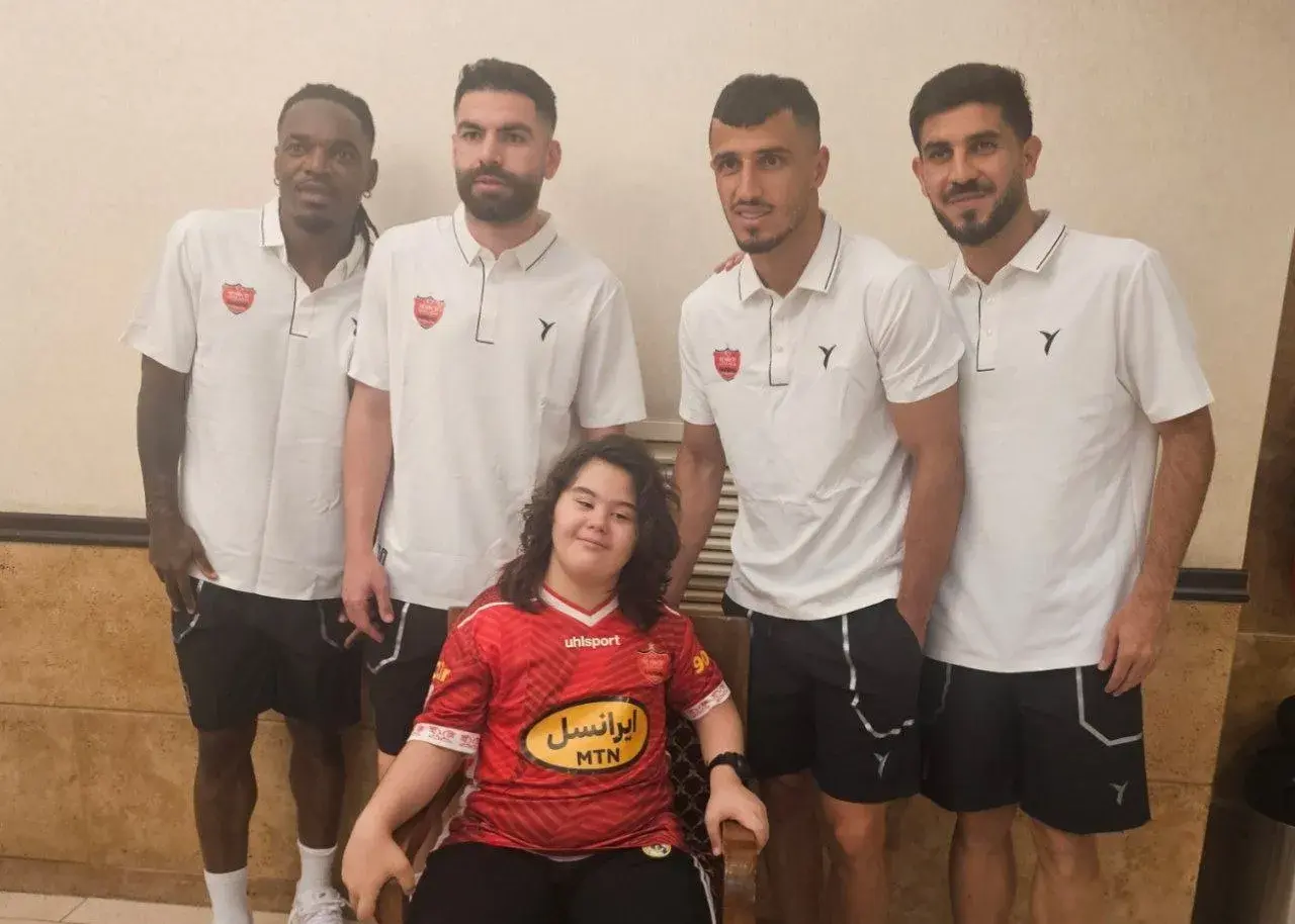 عکس: مهمان خاص در اردوی تیم فوتبال پرسپولیس
