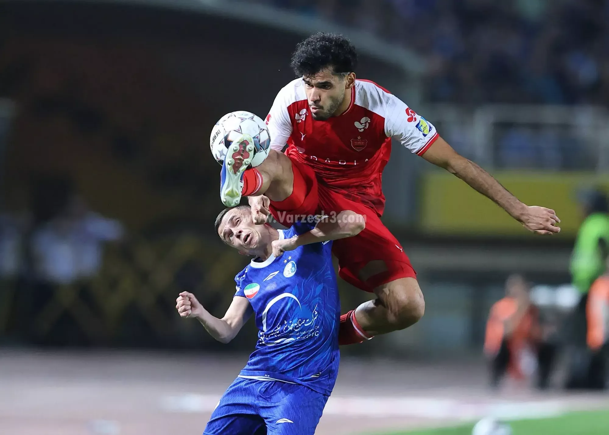 تصویر خبر: دربی زیباست، فوتبال زنده! استقلال 1 - پرسپولیس 1