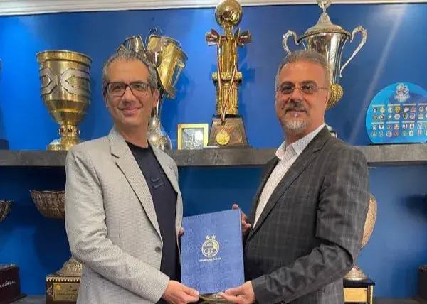 دو معاون باشگاه استقلال از سمت خود برکنار شدند!