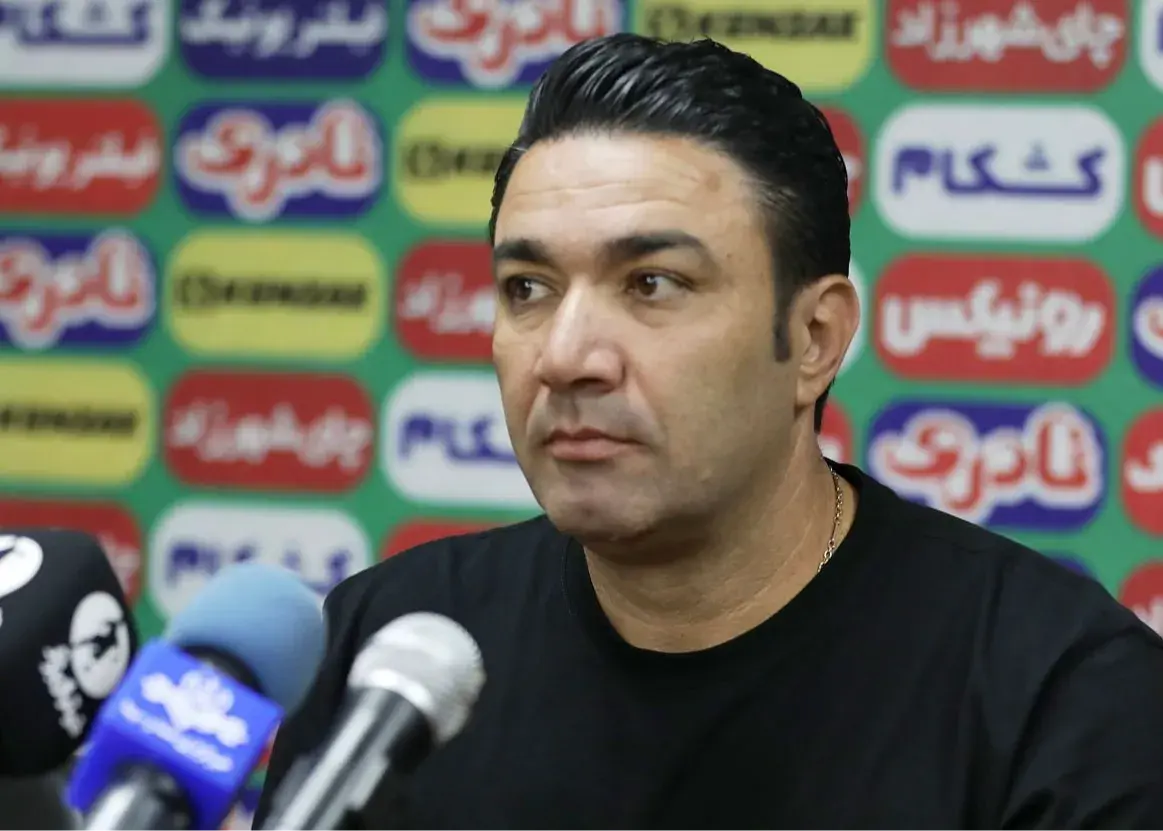 نکونام: از خانه‌هایتان ما را تشویق کنید