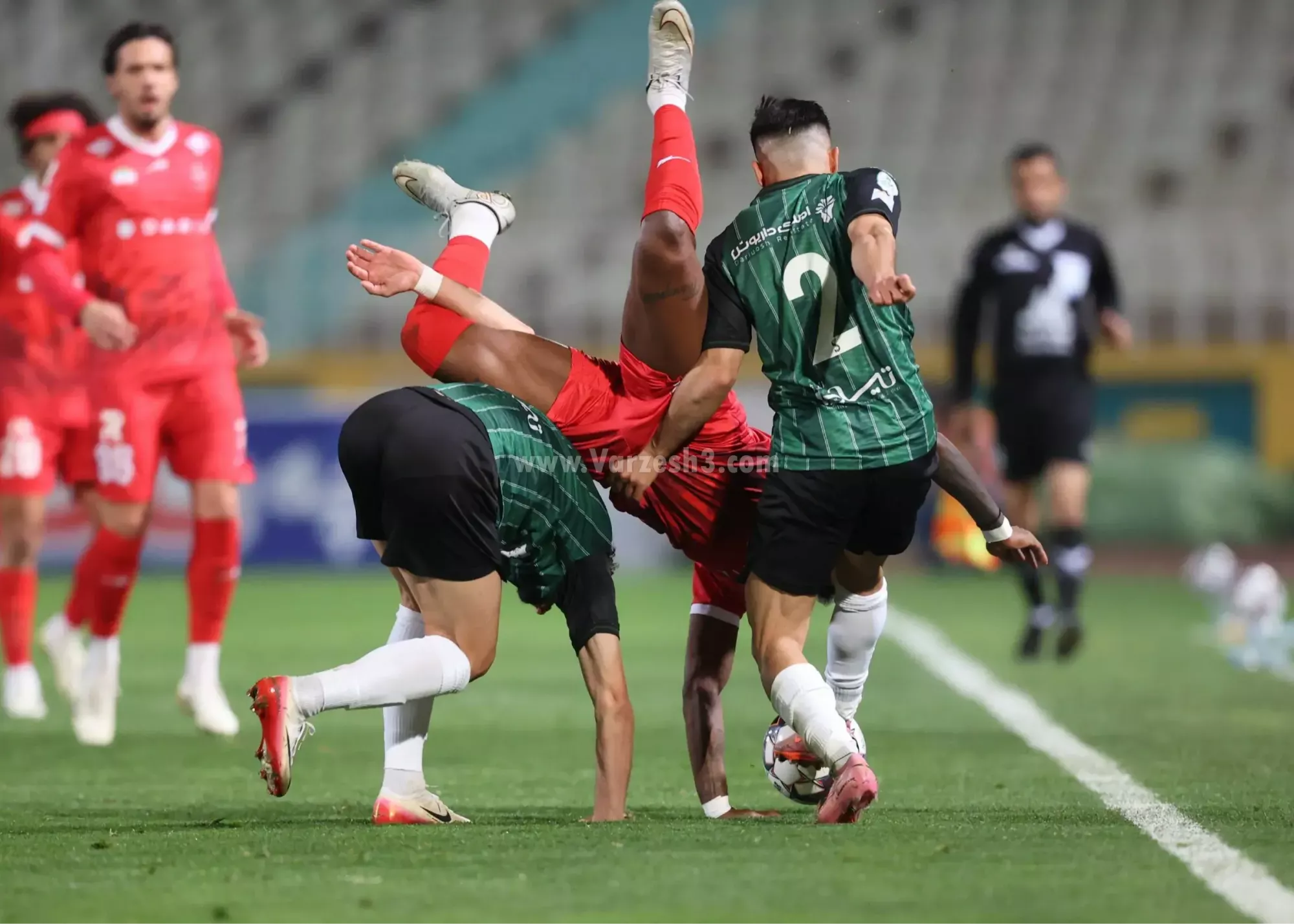 تصویر خبر: اخبار فوری: تعلیق دیدارهای پرسپولیس، سپاهان و فولاد