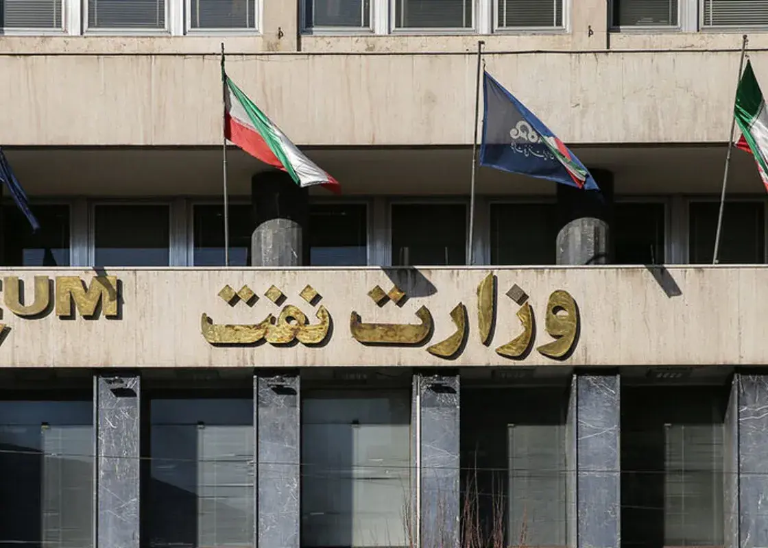 توقف پرداخت به کارکنان دولتی در نیمکت‌های تیم‌های نفتی