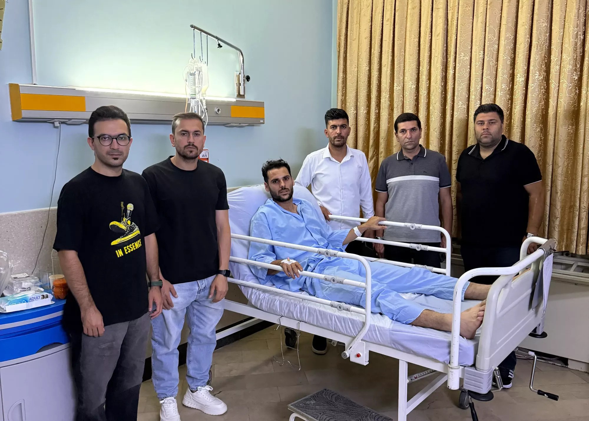 پذیرایی از بازیکن تیم کاراگستر در بیمارستان