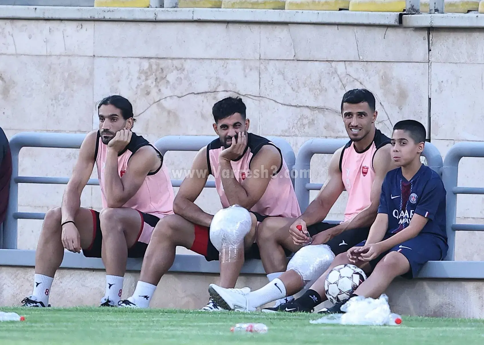 یخ زدن دو کاپیتان پرسپولیس در تمرینات! (عکس)