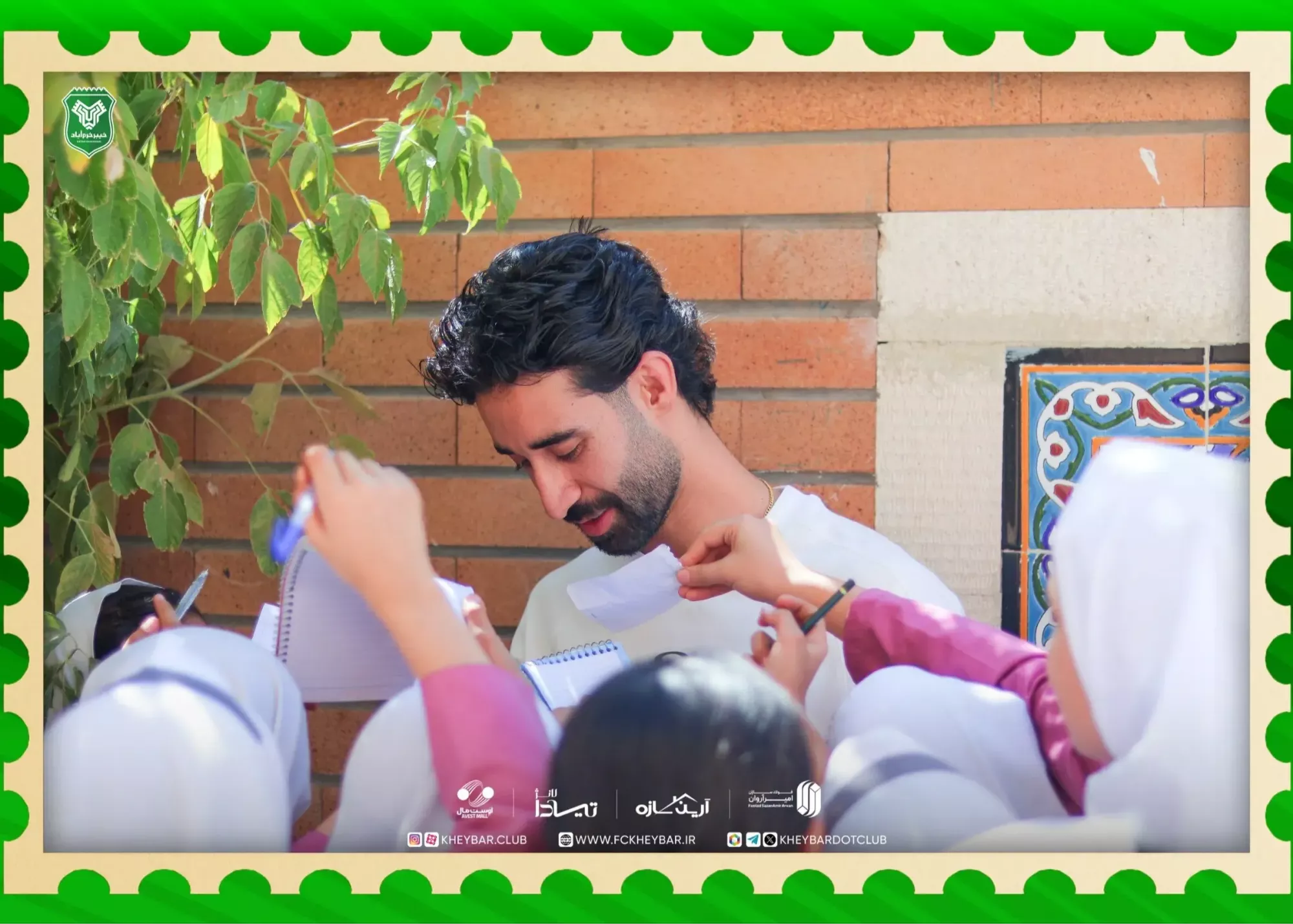 تیم خیبر خرم‌آباد در دبستان دخترانه شهدای سراب یاس حضور یافت!