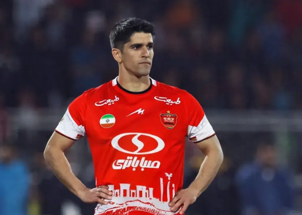 مهرداد میناوند، ناجی دوران حرفه‌ای پویا پورعلی در پرسپولیس