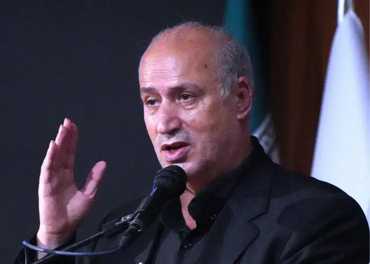 تاج: رهبر انقلاب بر حفظ قهرمانی و ایستادن بر فراز قله تأکید کردند