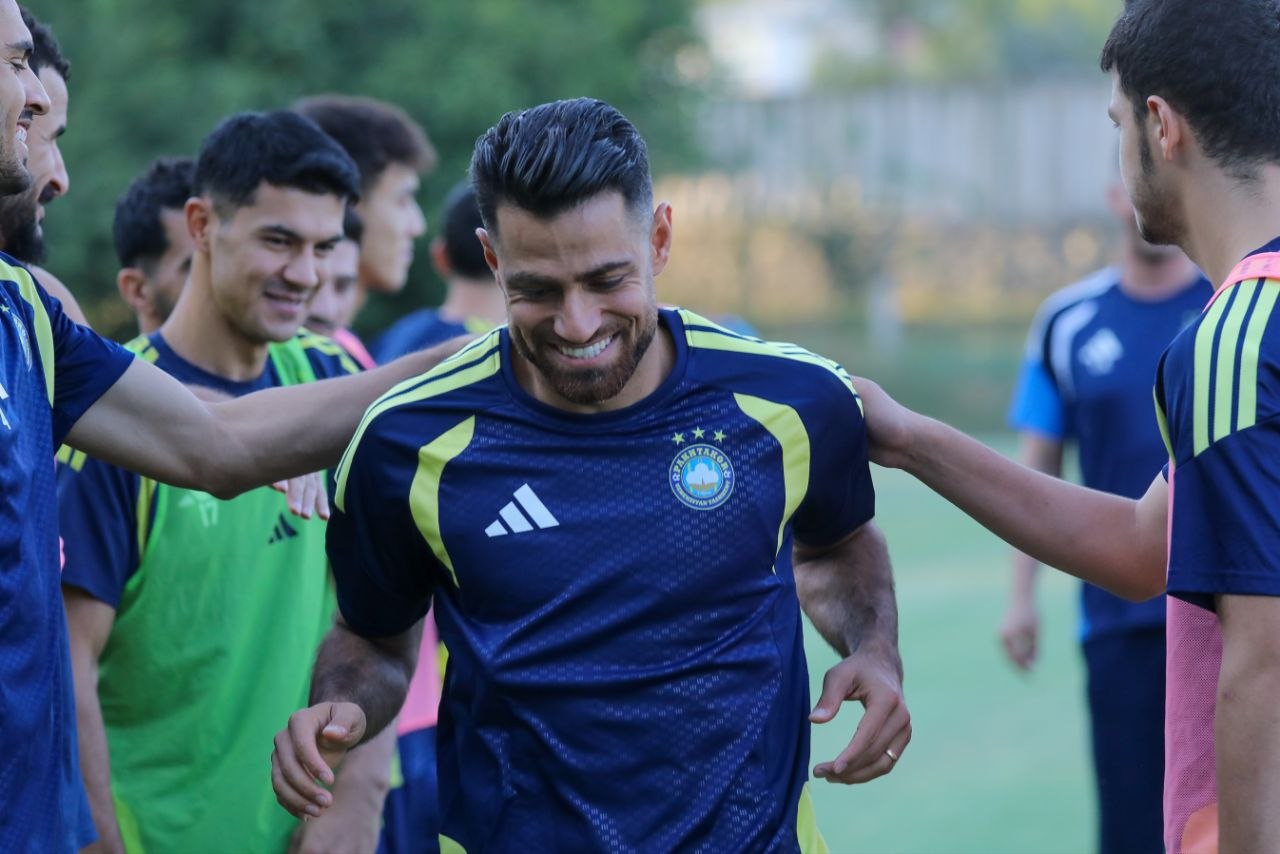 نبرد پورعلیگنجی و همراهان با قهرمان آسیا