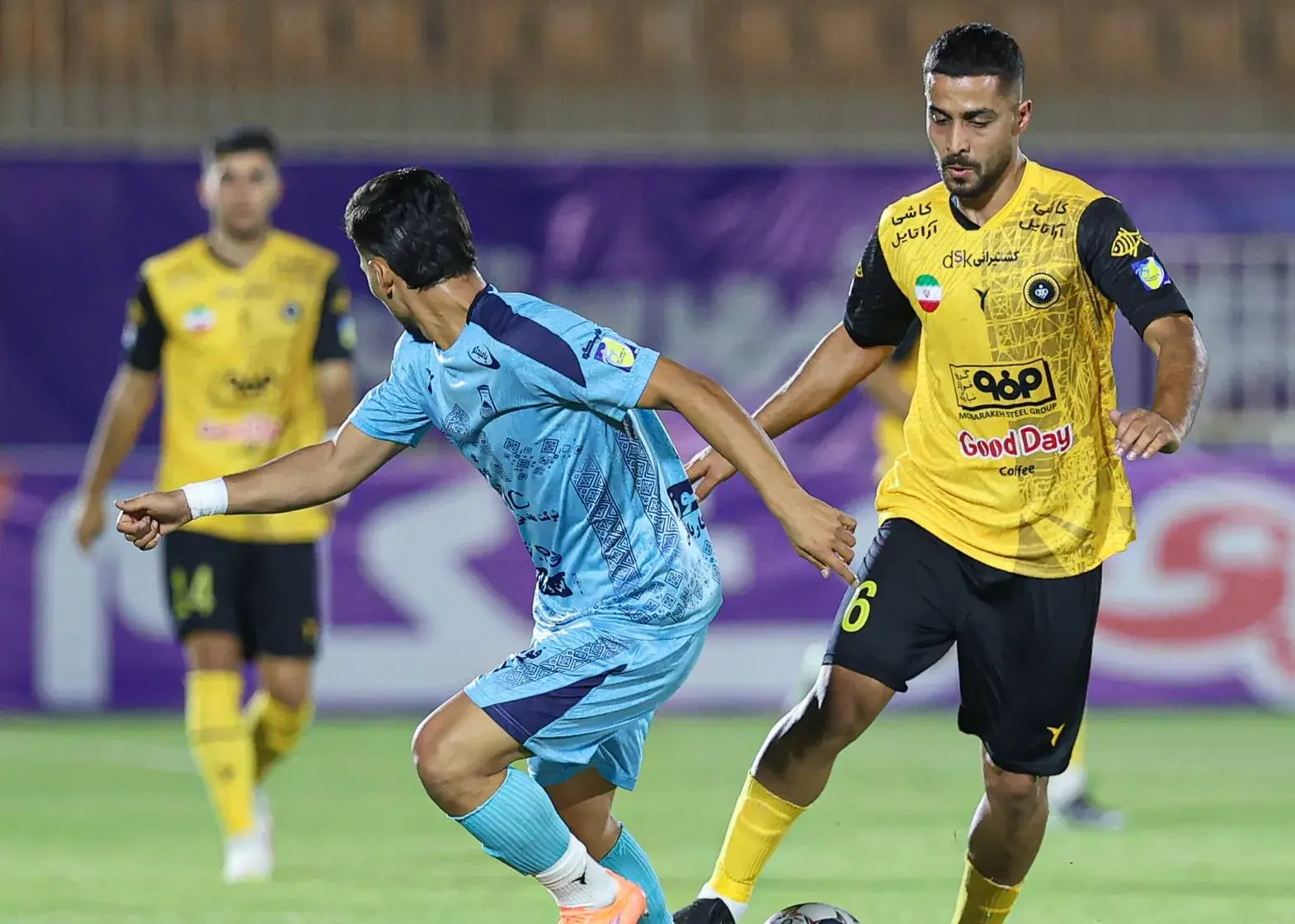 رسمی: هافبک مورد توجه پرسپولیس، ۲ سال دیگر در سپاهان ماندنی شد