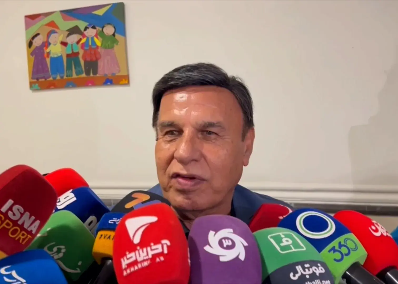 تصویر خبر: مظلومی: زنوزی بیاید و جام‌های استقلال را ببیند