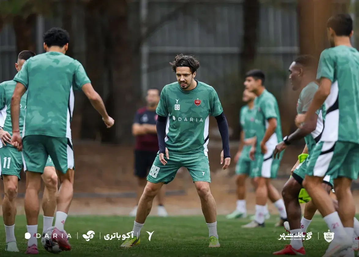 مشاوره نهایی برای تشکیل تیم پرسپولیس (تصویر)