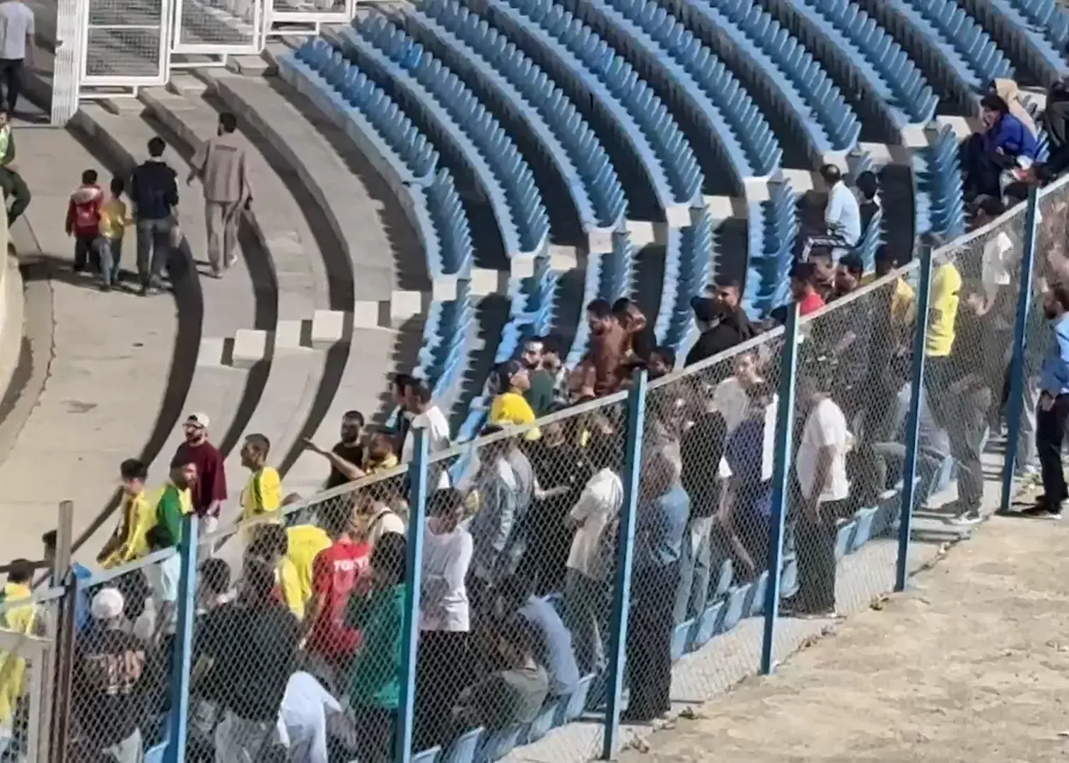 تصویر خبر: پیروزی پرسپولیس، انفجار سکوی جنوبی شهرقدس!