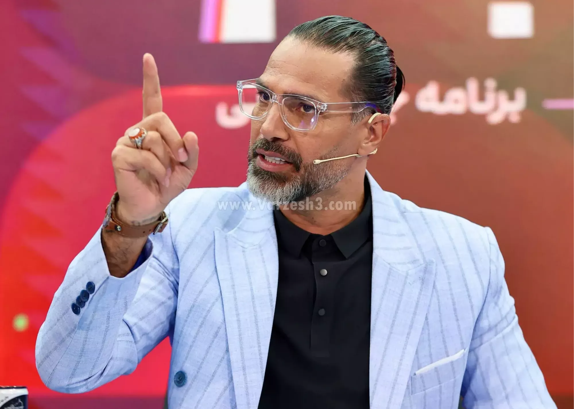 امیرحسین صادقی: میثاقی، با دقت عمل کن!